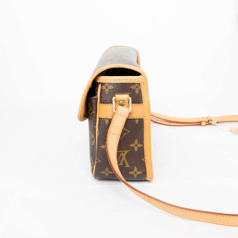 LOUIS VUITTON Monogram Solene Shoulder Bag M42250