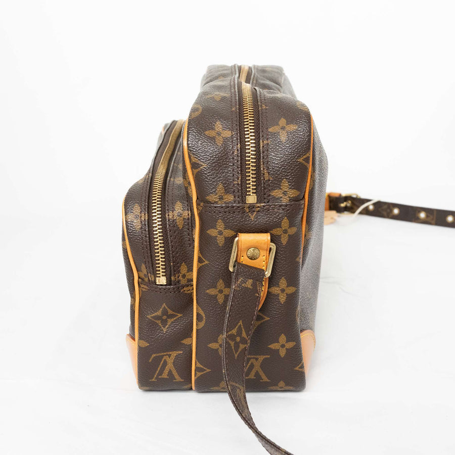 LOUIS VUITTON Monogram Nil Shoulder Bag