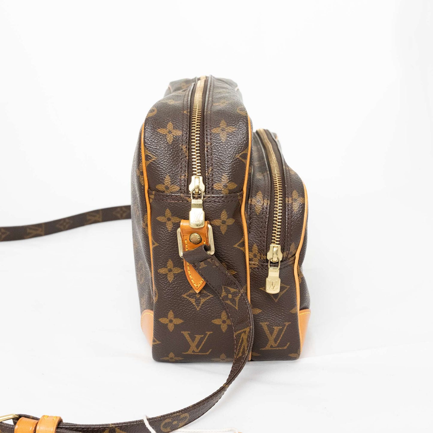 LOUIS VUITTON Monogram Nil Shoulder Bag